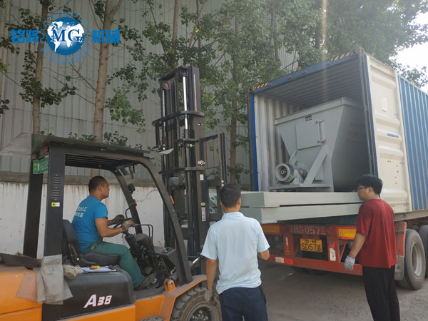 沙特半自動幹粉砂(shā)漿生產(chǎn)線已(yǐ)經發貨 沙特半自動幹粉砂漿生產線已經發貨