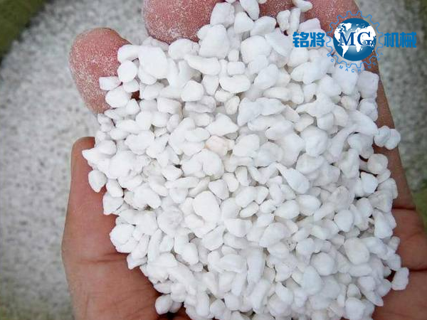 玻化(huà)微珠和珍珠岩的主要(yào)區別 玻(bō)化微珠和珍珠岩的主要區別