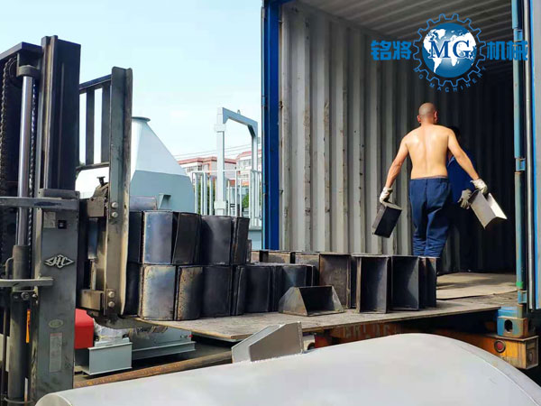 秘魯幹粉砂漿生產線(xiàn)裝車(chē)現場圖 秘魯幹粉砂漿生產線裝車(chē)現場(chǎng)圖