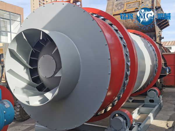 安裝沙子烘幹機(jī)時為什麽要(yào)有傾(qīng)斜度? 安裝(zhuāng)沙子(zǐ)烘幹機時為什麽要有傾(qīng)斜度?