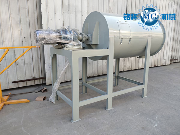 選購膩子粉攪拌(bàn)機電機需要注意的問題 選購膩子粉攪拌機電機需要注意(yì)的問題