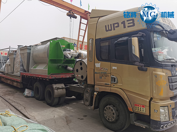 新疆幹粉砂（shā）漿生產線發貨裝（zhuāng）車現（xiàn）場