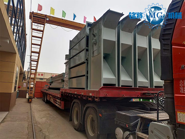 江蘇久諾提升輸送設（shè）備裝車走（zǒu）起