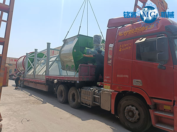 陝西榆林年產二十萬噸幹混砂漿設備裝車現場