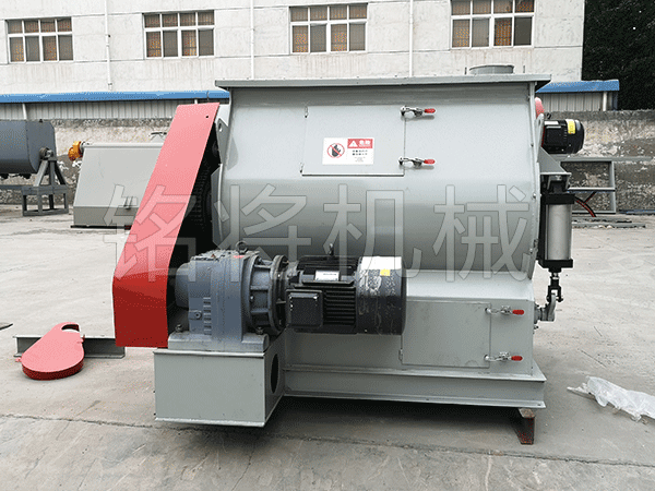 幹粉砂漿生產線使用完清潔攪拌機的內壁 幹粉砂漿生產線使用完清潔(jié)攪拌機的內壁