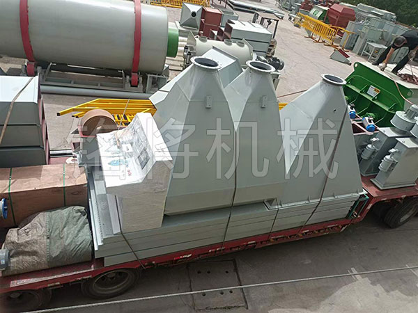 4方雙軸噸包包裝生產線(xiàn)發往山西晉中 4方雙軸噸包包裝生產線發往山西晉中