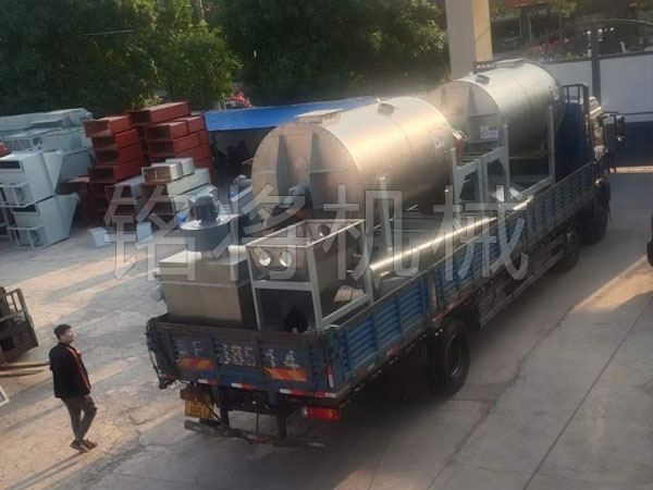 河北晉州兩台5方螺帶攪拌機出發