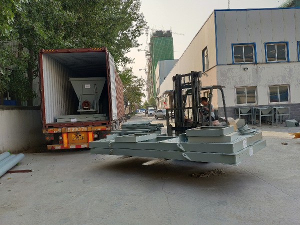 阿曼（màn）年（nián）產10萬噸幹（gàn）混砂漿生產線發貨