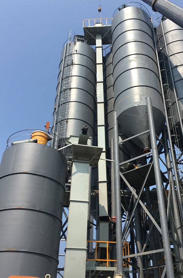 板鏈式(shì)鬥式提升機 板鏈式(shì)鬥式提升機(jī)