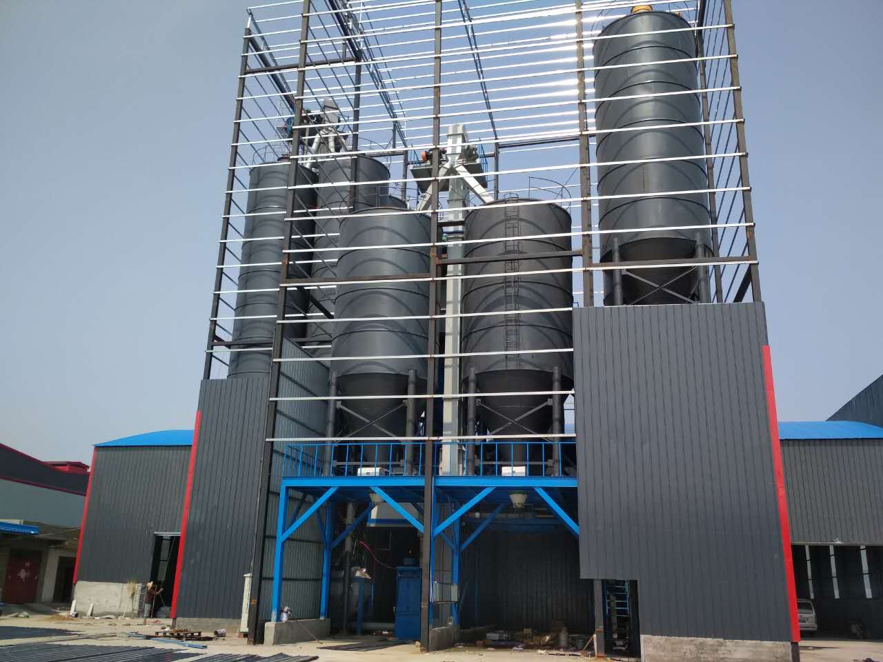 1609295737106364.jpg 年(nián)產20萬噸幹混戰.jpg