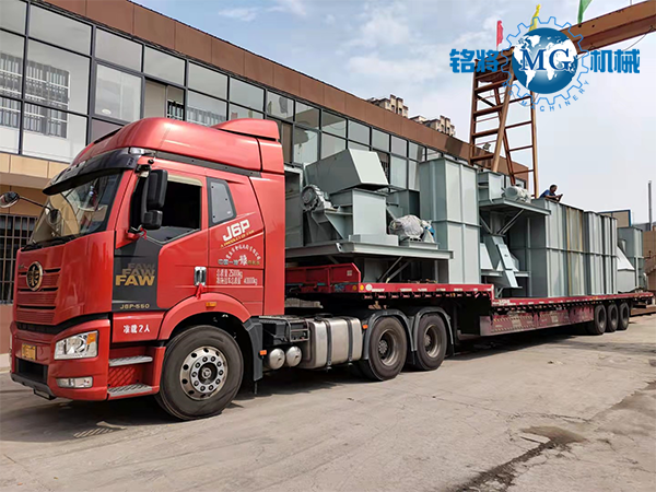 商（shāng）丘虞城（chéng）第二車幹粉砂漿設備裝車現場