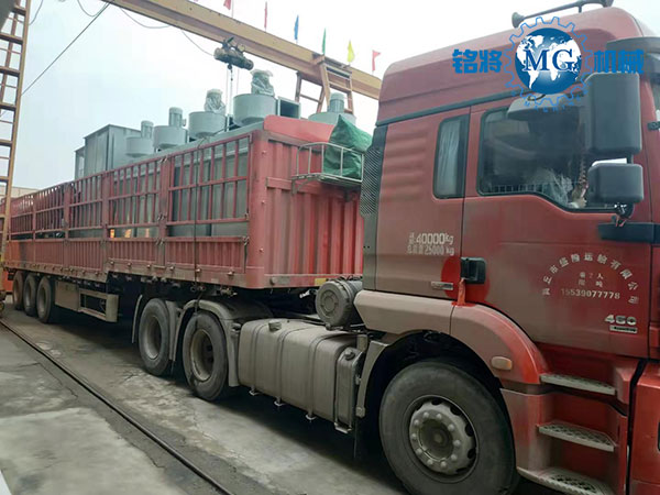 商丘年產30萬噸全自（zì）動幹粉砂漿生產線裝車現場