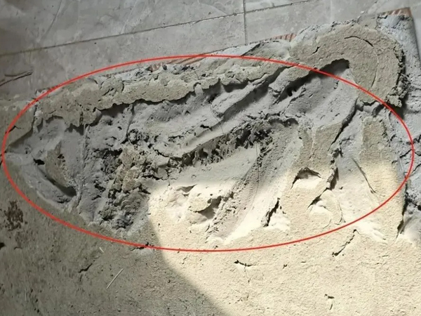 砂漿不飽滿竟(jìng)會造(zào)成瓷磚空鼓? 砂漿不飽滿竟會造成瓷磚空(kōng)鼓?